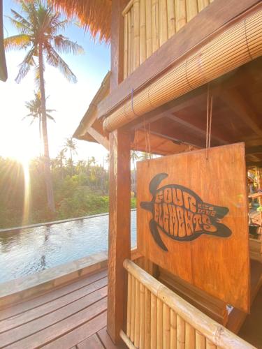 Certifikát, hodnocení, plakát nebo jiný dokument vystavený v ubytování Four Elements Eco Dive Resort