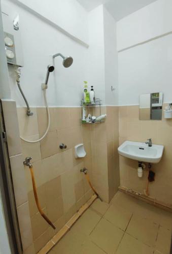 Ένα μπάνιο στο Taman Mutiara Vista