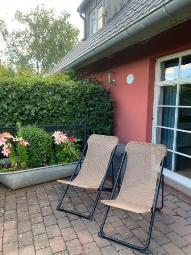 Сад в Bauernkaten mit Terrasse und Kamin bei Stahlbrode