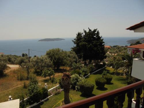 Gallery image of Hotel Paradise in Vassilias
