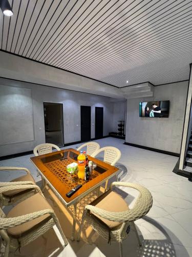 Μια τηλεόραση ή/και κέντρο ψυχαγωγίας στο Anhor Hotel