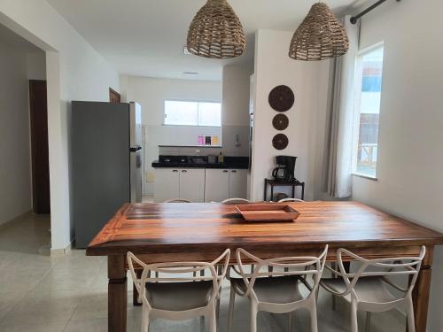 Kuchyň nebo kuchyňský kout v ubytování Apartamento Térreo em frente ao Mar Ilhéus - Itacaré BA