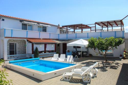 Holiday apartment in Tribunj with terrace, air conditioning, W-LAN 5034-1