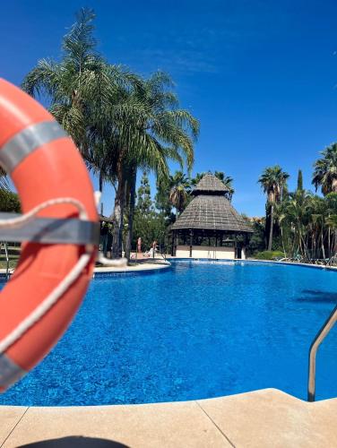 Estepona Penthouse Resort with Private Solárium - Pool & Free Parking