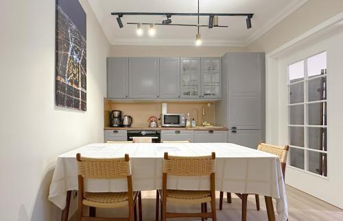 Charming Sofia Center Stay for 4 by Flat Mаnager