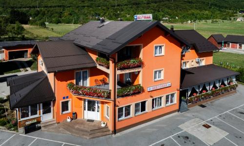 House Šapina