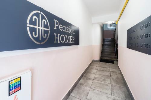 Penzion Homér Slanýに飾ってある許可証、賞状、看板またはその他の書類
