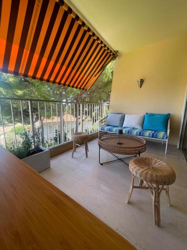 Χώρος καθιστικού στο Beautiful 2 room quiet bright amazing view
