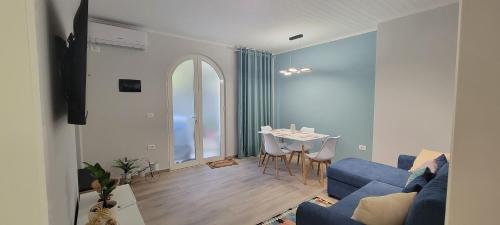 A Cheerful villa with free parking space