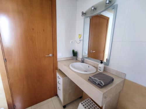 Ένα μπάνιο στο 8Beds Vila-seca