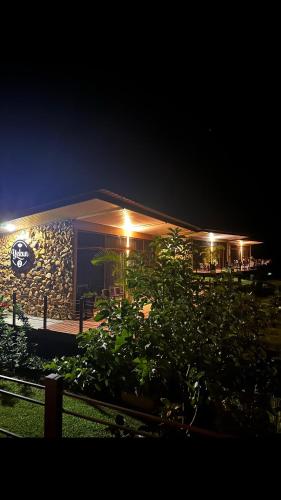 Taman di luar Villa Encanto Ecolodge