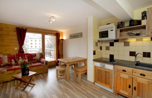 Duplex au Chalet Chantelouve pour 8 personnes à moins de 100 m des remontées mécaniques