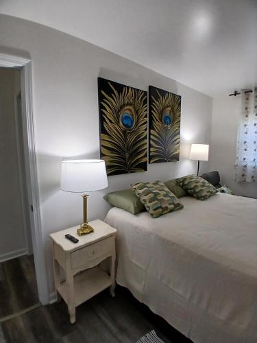 Ένα ή περισσότερα κρεβάτια σε δωμάτιο στο Cozy Cool Ranch!