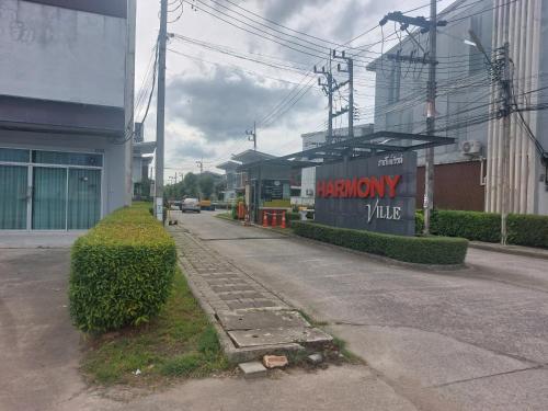 Bangunan di mana terletaknya vila ini