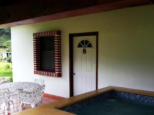 Patio nebo venkovní prostory v ubytování Las Jaras Aguas Termales