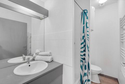 Ένα μπάνιο στο Studio Cosy - Gare - Métro - Calme - central