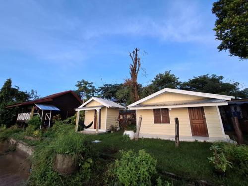 Gallery image of Don Som Riverside Guesthouse in Don Som