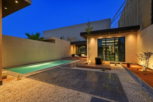Πισίνα στο ή κοντά στο Executive Chalet with Elegant Design A5