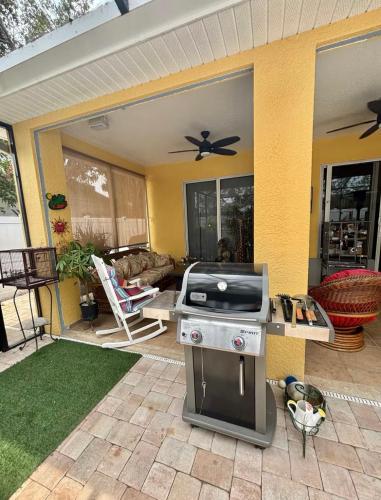 Kemudahan BBQ tersedia untuk tetamu di apartmen