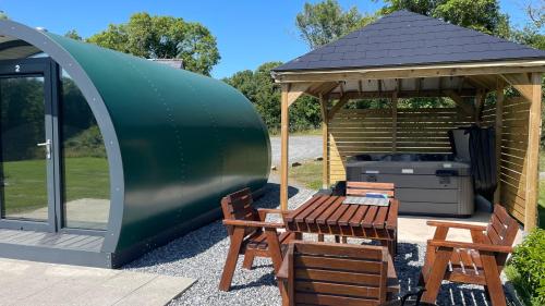 Αίθριο ή υπαίθριος χώρος στο Kinelarty Luxury Glamping Pods Downpatrick