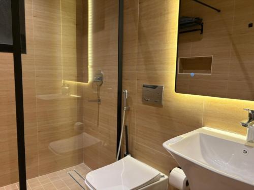 Koupelna v ubytování Vera 2 Apartment شقه أنيقه بالخبر بثلاث غرف نوم وصاله تتسع ل 6 اشخاص