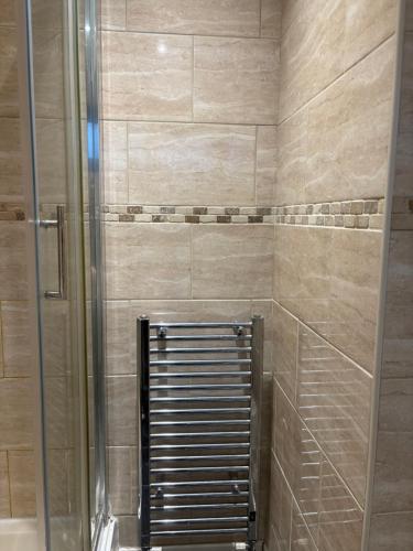 Koupelna v ubytování Single cosy room in family home-Wednesbury