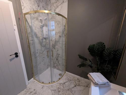 Koupelna v ubytování Modern 1-Bed Tandragee Portadown - BT62 2BP