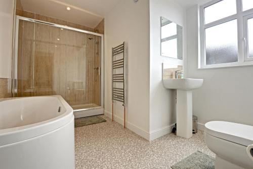 Et badeværelse på Peasholm Penthouse, Scarborough