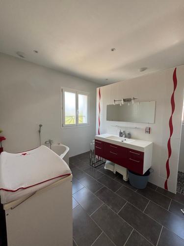 Ένα μπάνιο στο La maison du soleil