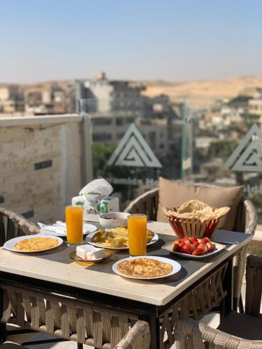 Gallery image of Continental Pyramids Hotel & Roof Top in Cairo