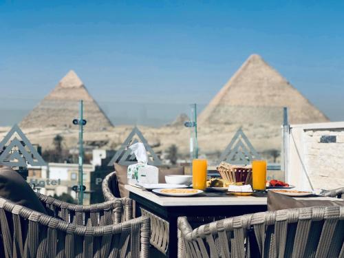Gallery image of Continental Pyramids Hotel & Roof Top in Cairo