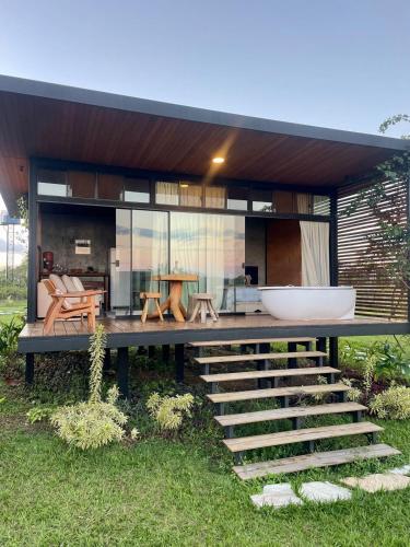 Taman di luar Chalé Taipa de Pilão