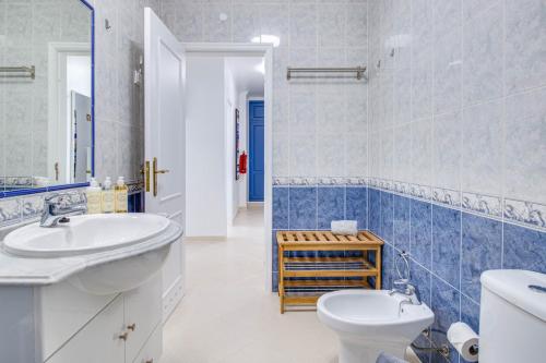 Charming Old Town 1BR 50m from Beach AC Wi-Fi Parking
