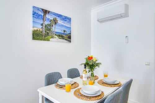 Charming Old Town 1BR 50m from Beach AC Wi-Fi Parking