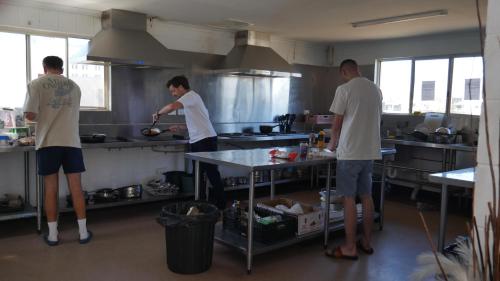 Tetamu yang menginap di CALI Backpackers