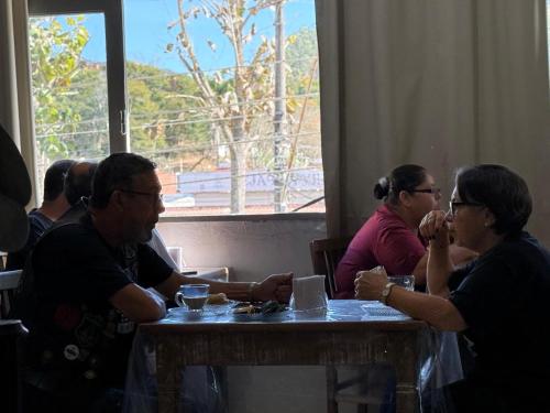 Επισκέπτες που μένουν στο Hotel Longra