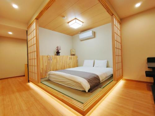 慧橋日本 Spa Resort Tenga 3 - 86m全新日式別墅関西機場直達天下茶屋駅3分鐘難波黑門市場道頓堀心齋橋通天閣直達 8人3間睡房5張床2間浴室