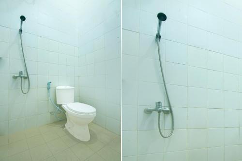 Ένα μπάνιο στο Hotel O Makassar near RS Grestelina formerly Wisma Makassar