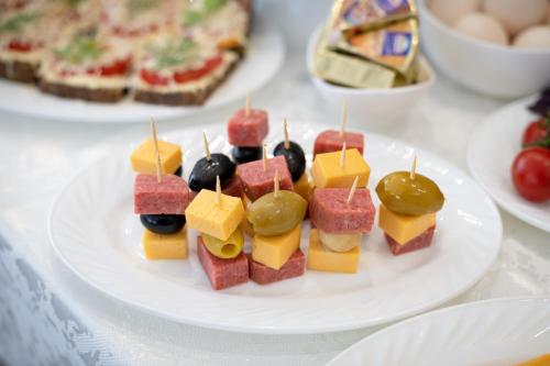 Makanan di atau berdekatan hotel