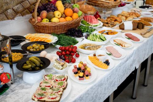 Makanan di atau berdekatan hotel