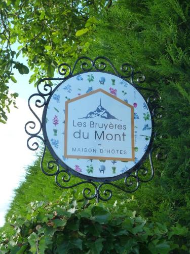 a sign that says les bluchers cu month at Les Bruyères du Mont in Céaux