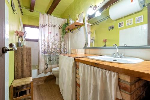 Bilik mandi di Priorat Tranquil