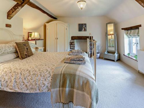 Ένα ή περισσότερα κρεβάτια σε δωμάτιο στο 3 Bed in Brecon 56811