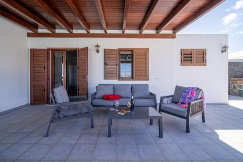 Χώρος καθιστικού στο VV Siray Pool & Play - 3 bed