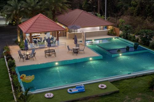 Swimmingpoolen hos eller tæt på Lanna Life Lofts