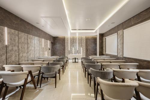 Area soggiorno di La Maniere -Business hotel HITECH City