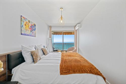 Le Berkeley, Appartement rénové 1 chambre, front de mer, parking, AC