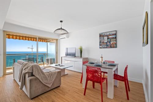 Le Berkeley, Appartement rénové 1 chambre, front de mer, parking, AC