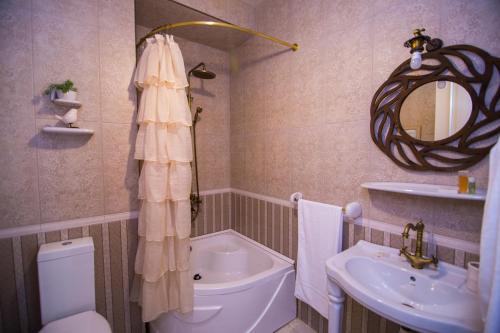 Koupelna v ubytování Bloom Boutique Hotel