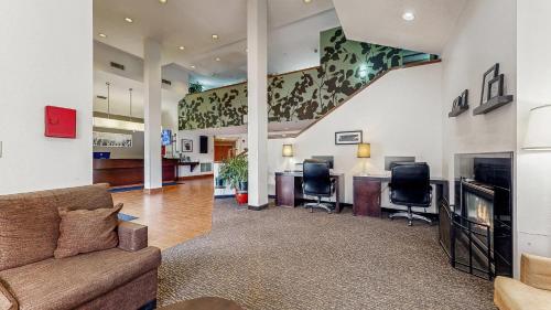 TV a/nebo společenská místnost v ubytování Sleep Inn & Suites Buffalo Airport